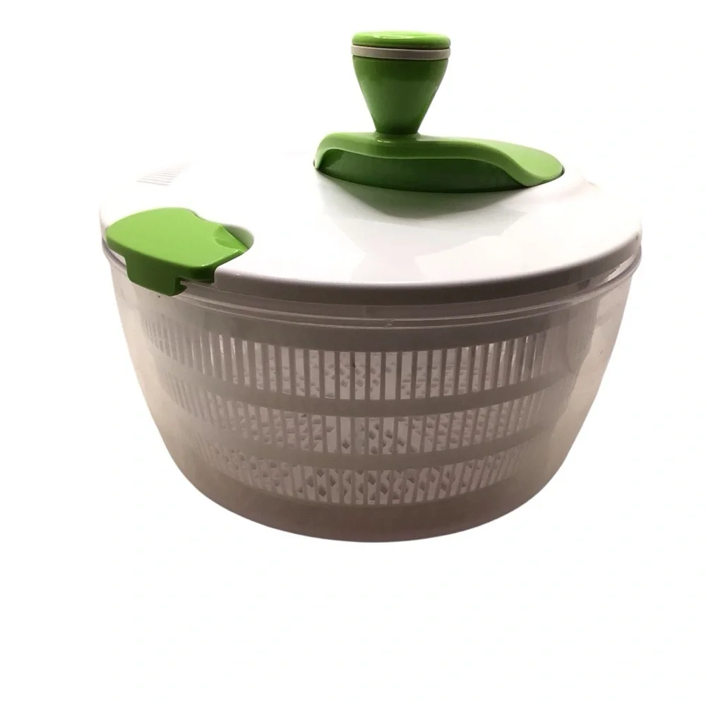 Mainstays Salad Spinner 4 Quart Green Easy Spin Rotary Handle.